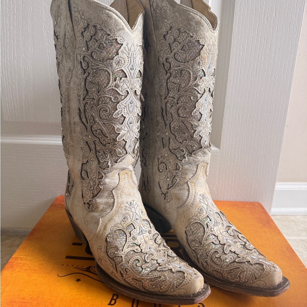 Embellished Corral Western Boots - Cream & Glitter